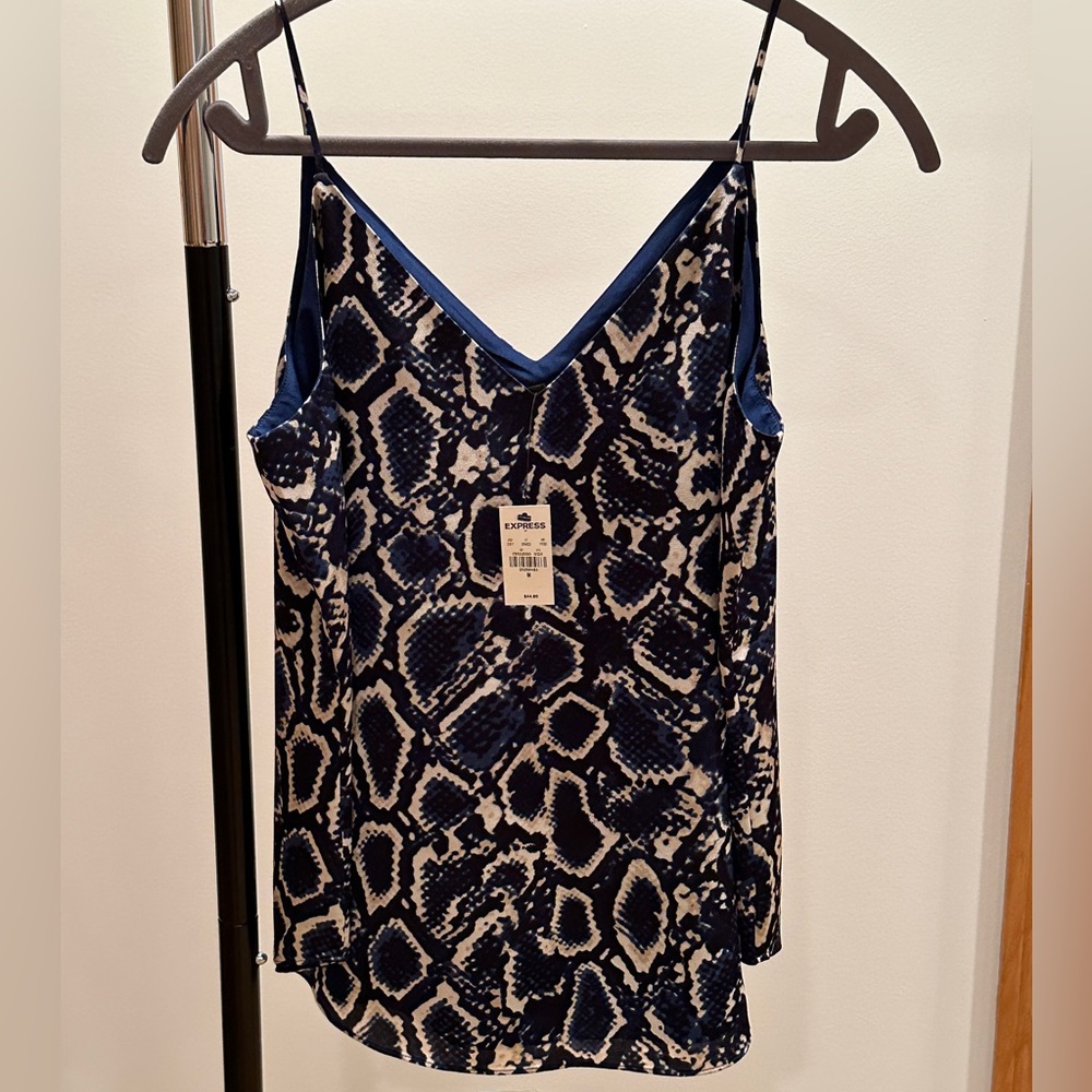 NWT: Women’s Medium Express camisole